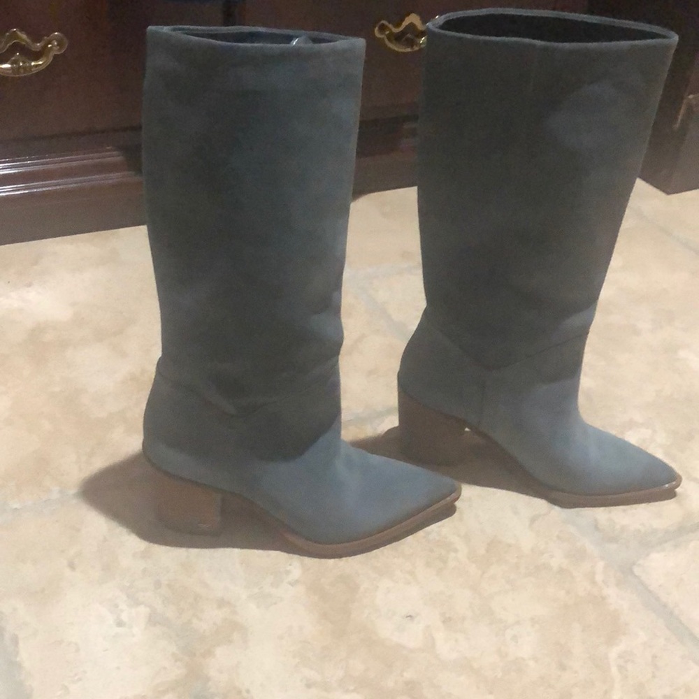 Sam Edelman 7.5 Suede Grey Boots! Worn Once🌹